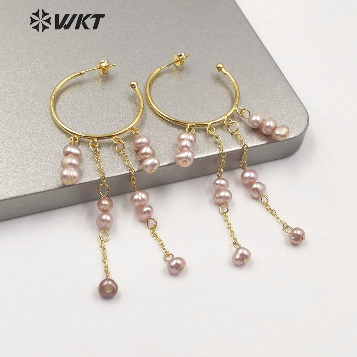 WT-MPE034 Italy Designer NEW Come Elegant Dangling Pearl Earrings Popular Round Hoop Push Back Long Dangle Hoop Earrings