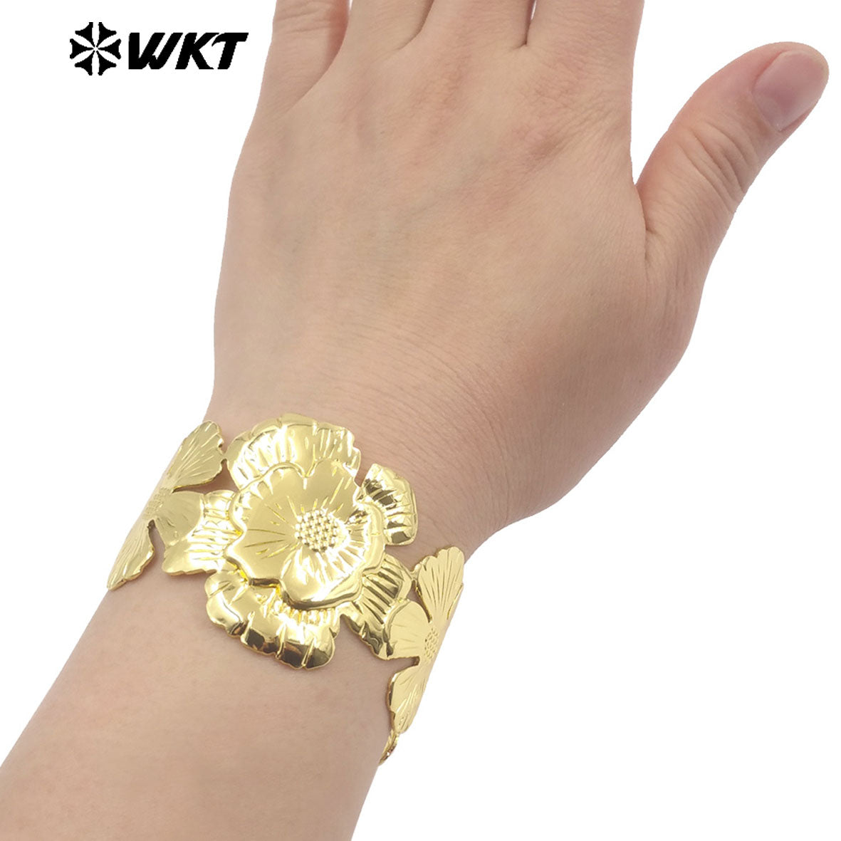 WT-JF359 New Sales Flowers Shape Gold Electroplated Women Bangle Adjustable Size Beautiful Fashion Jewelry Accessories