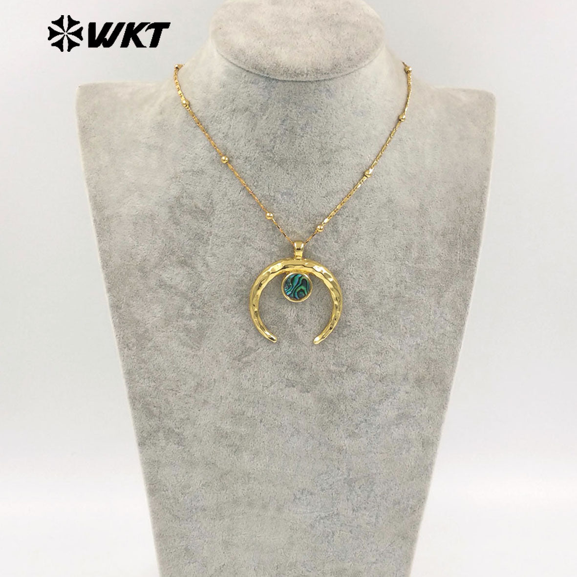 WT-JN275 Wholesale New Big Brass Gold Plated Natural Abalone Shell Crescent Horn Necklace for Women Jewelry