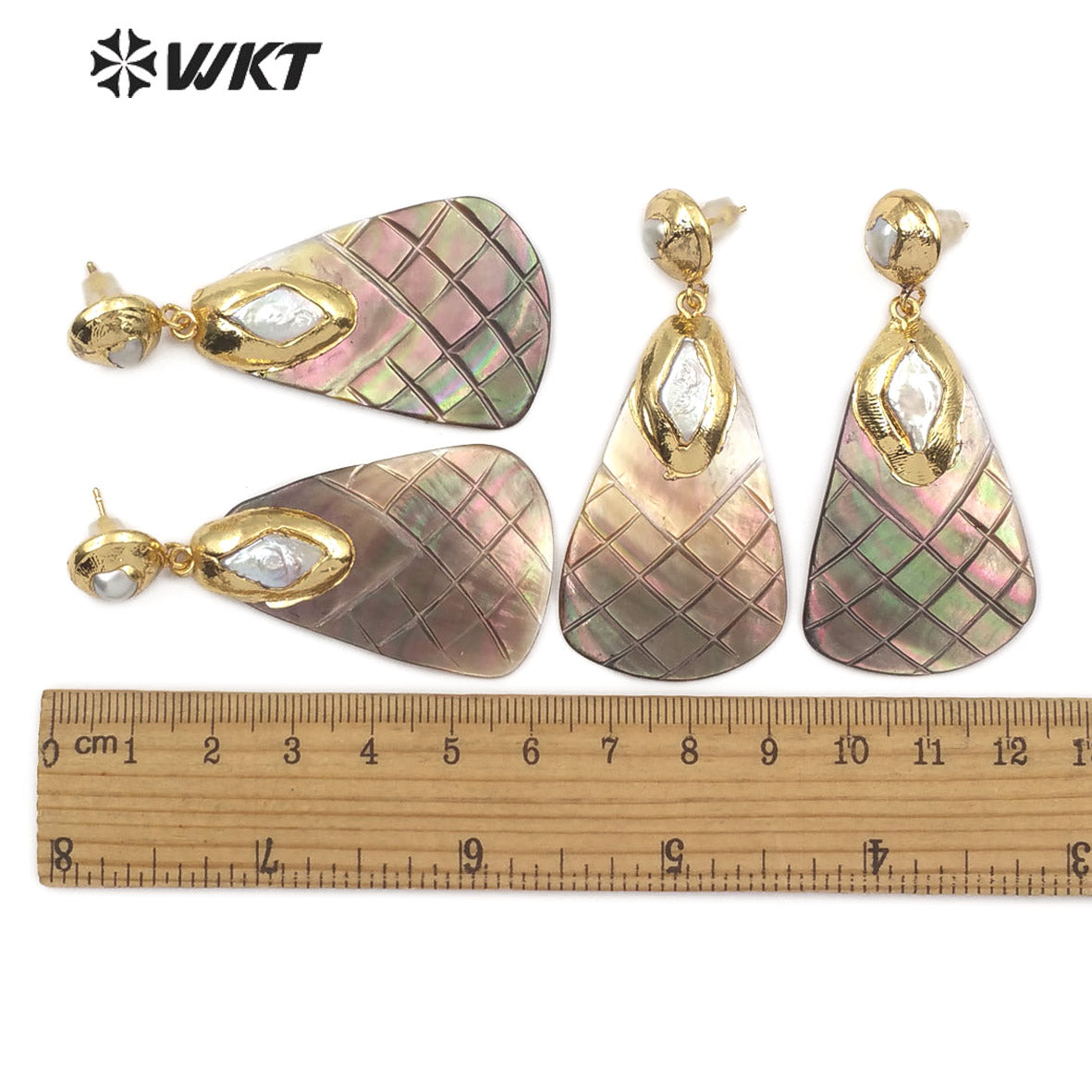 WT-E501 Fashion Jewelry Natural Shell and Pearl Earring Dainty Carved Black Shell Pendant With Rhonbus Pearl Charm Gold Earring