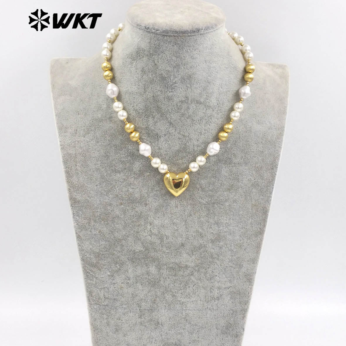 WT-JN286 New Product Lovely Natural Yellow Brass Artificial Pearl Love Shaped Necklace for Sweet Girls As Daily Matching Jewelry