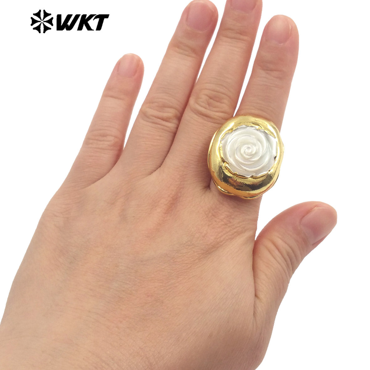 WT-MPR125 Newest Delicate Natural MOP Shell Ring Rose Flower Carved Shape Gold Plated Open Size Party Gift Female Jewelry