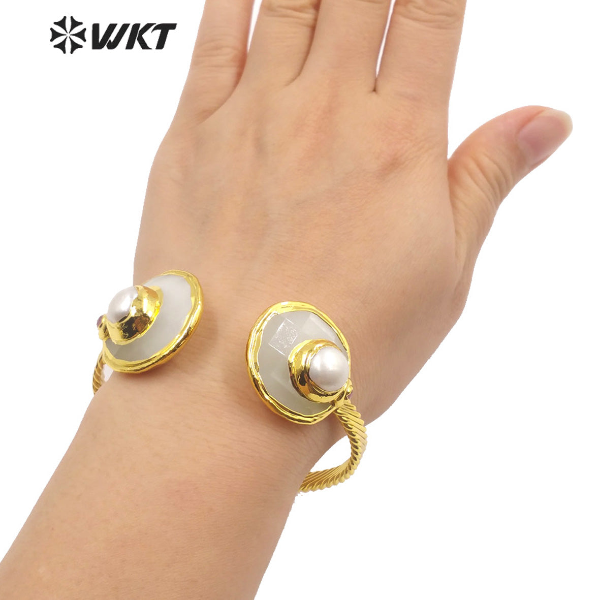 WT-B616 Wholesale Fashion Double Cat Eye Stone Bangle 18k Real Gold Plated Resist Tarnishable Pearl Charm Bangle