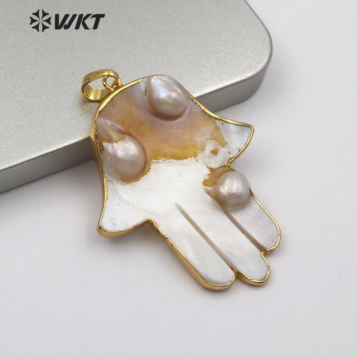 WT-JP140 Wholesale New Arrival Unique Natural Pearl Pendant Jewelry for Woman Pendant in 18K Gold Plated Mother of Pearl Pendant
