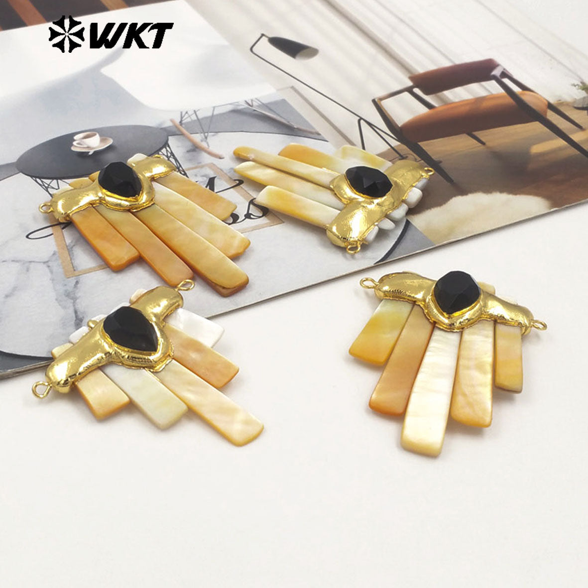 WT-JP412 Hot Sales Gold Electroplated Natural Shell Statement Pendant With Double Hoops For Necklace Jewelry Making