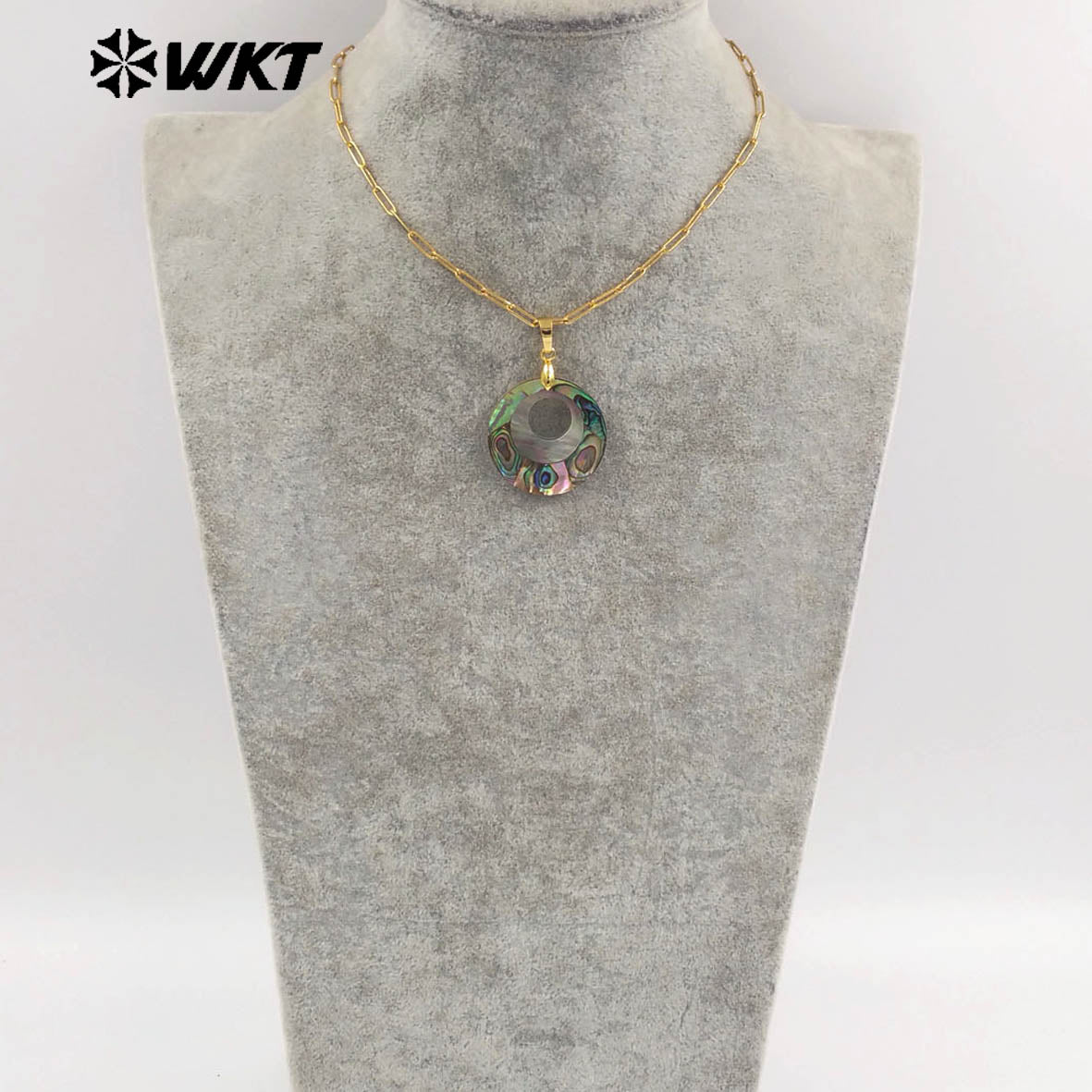 WT-JN350 Vintages Gold Electroplated Rectangle Chain With Natural Abalone Shell Round Hollow Pendant Ladies Necklace Jewelry