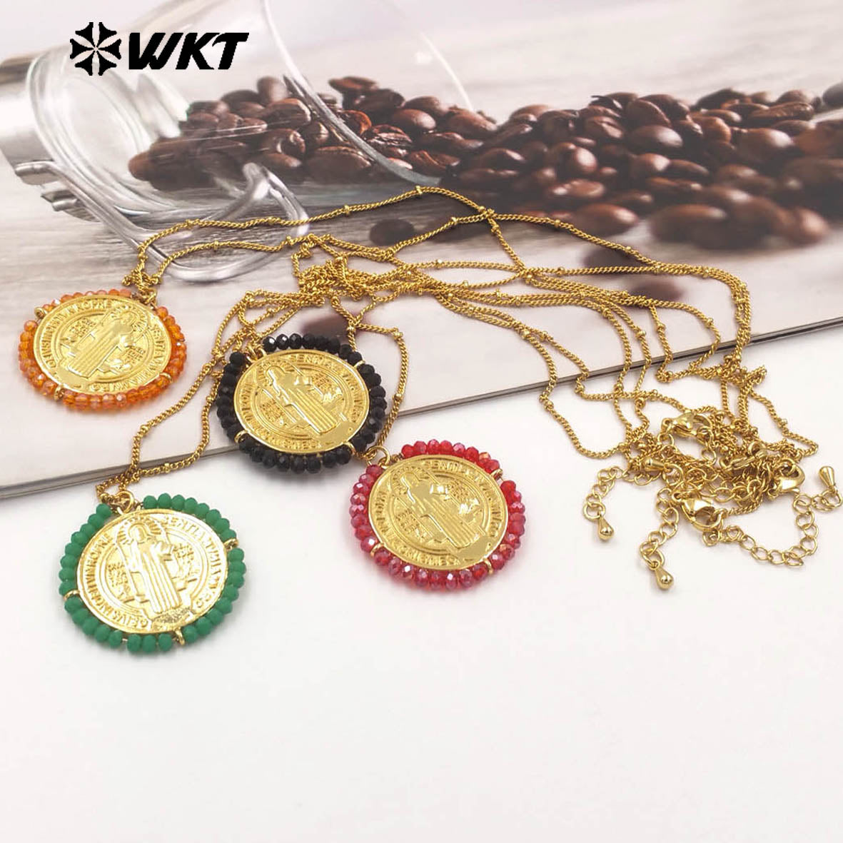 WT-MN991 Fashion Popular Women Wire Wrapped Brass 18K Gold St Benedict Medal Necklace With Crystal Decorate Religious Jewelry