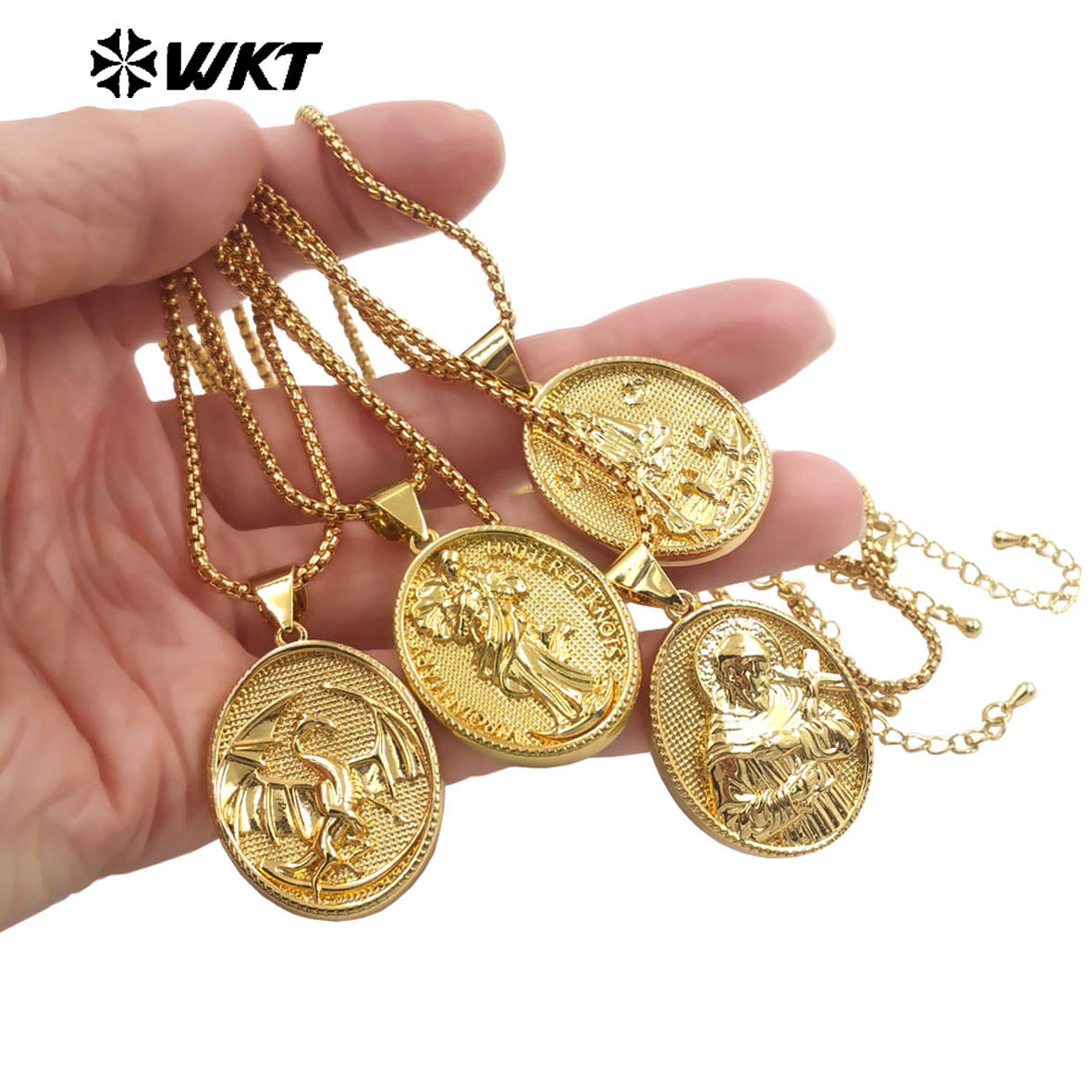 WT-JFN32 Exquisite Women Necklace With Religious Pendant Charms Yellow Brass Gold Plated Fashion Daily Jewelry Accessories