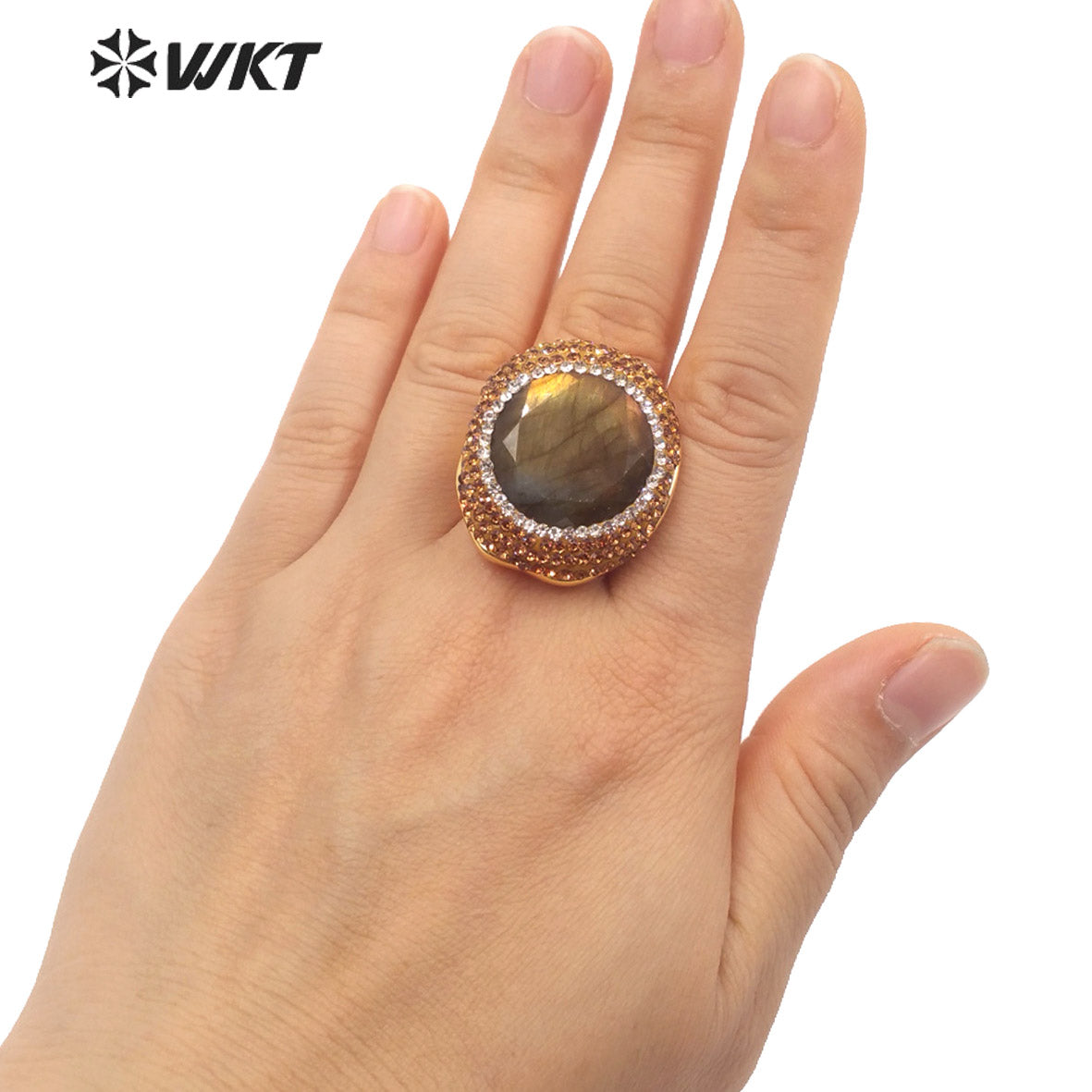 WT-R499 WKT New Design Flashy Round Faceted High Quality 18K Gold Bezel Rhinestone Around Labradorite Stone Ring