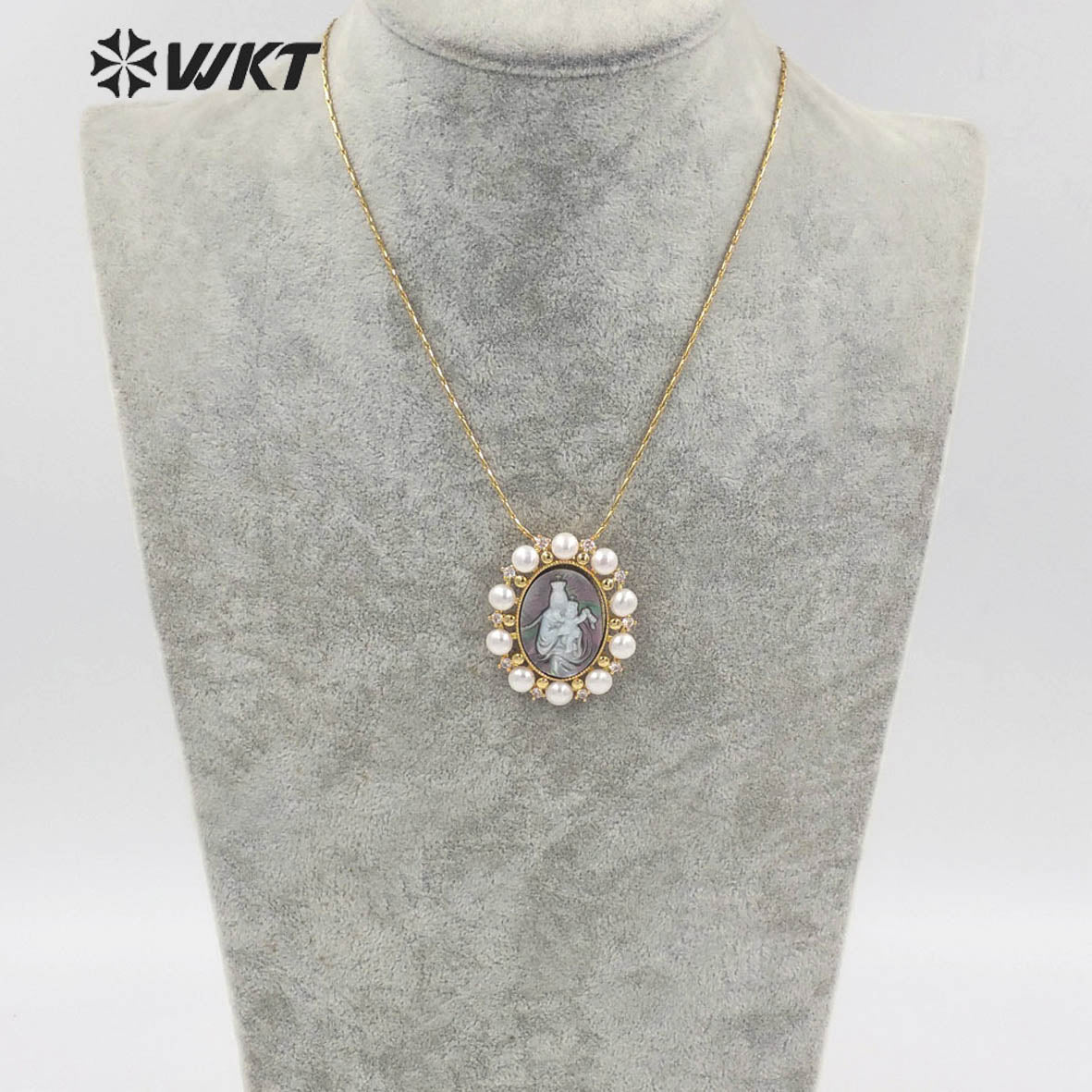 WT-JN166 WKT 2022 Fashion and Noble \White Shell and Pearl Virgin Mary Jesus Necklace for Big Party Women Retro Necklace