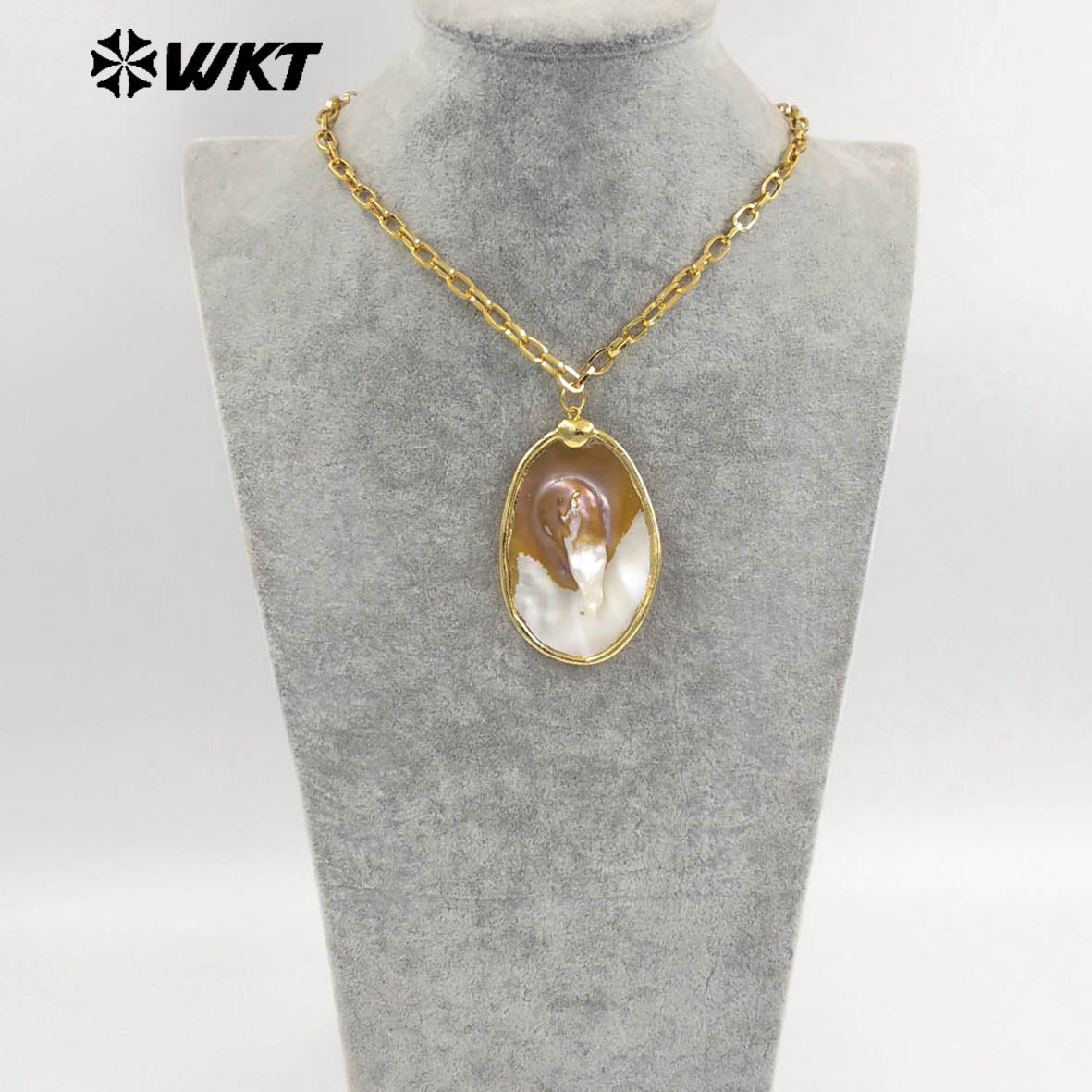 WT-JN331 Wholesale 18K Gold Electroplated Random Shape Natural Mop Shell Pendant Necklace For Women Resist Tarnishable Jewelry
