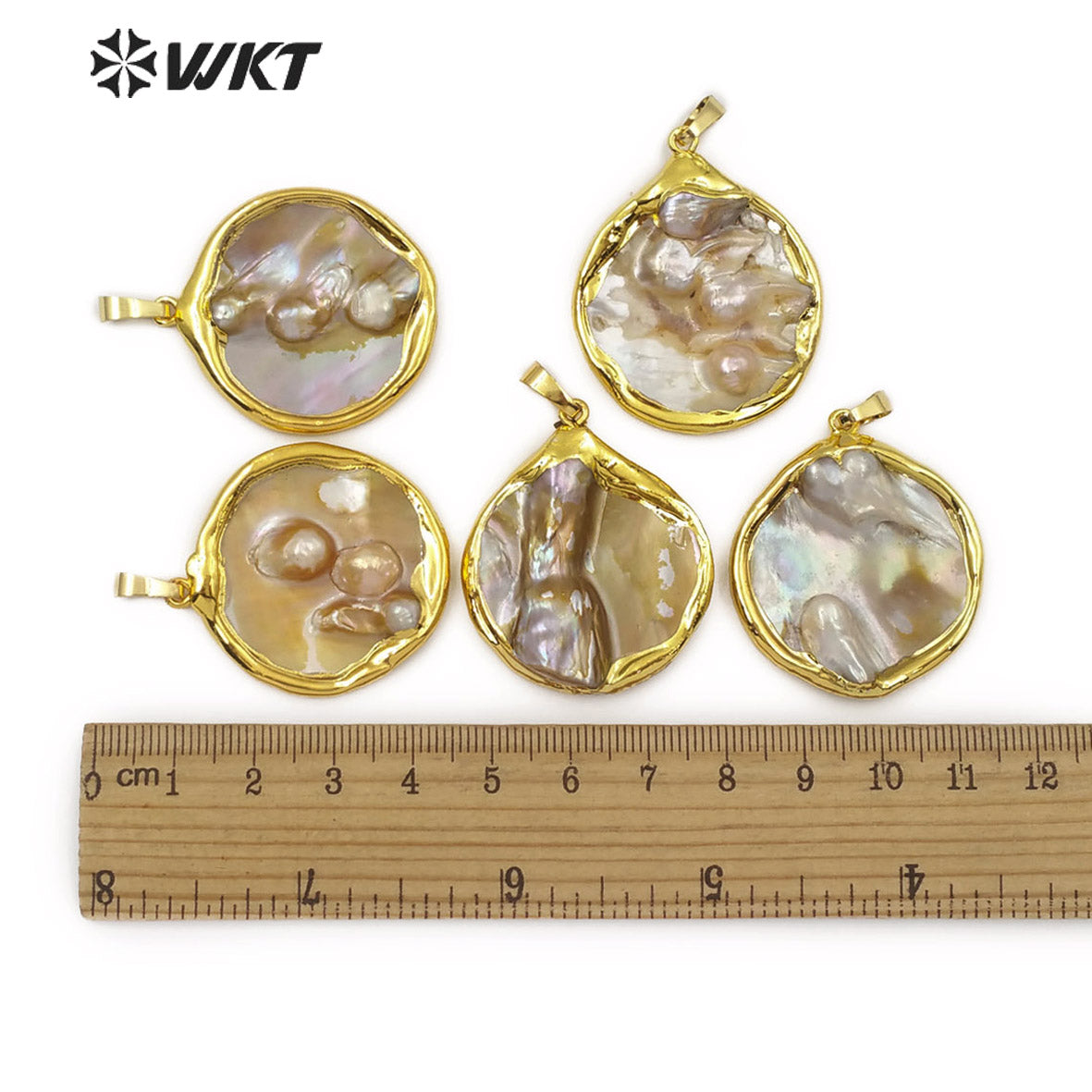 WT-JP143 Wholesale Natural Pearl in 18K Gold Plated for Women Jewelry Size and Pearls Are Natural Round Mother of Pearl Pendant