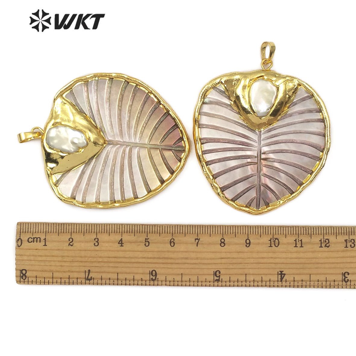WT-JP100 Natural Color Leaf Shape and Grain Jewelry Necklace with 18K Gold Plated Edges and Pearl-embellished Shell Leaf Pendant