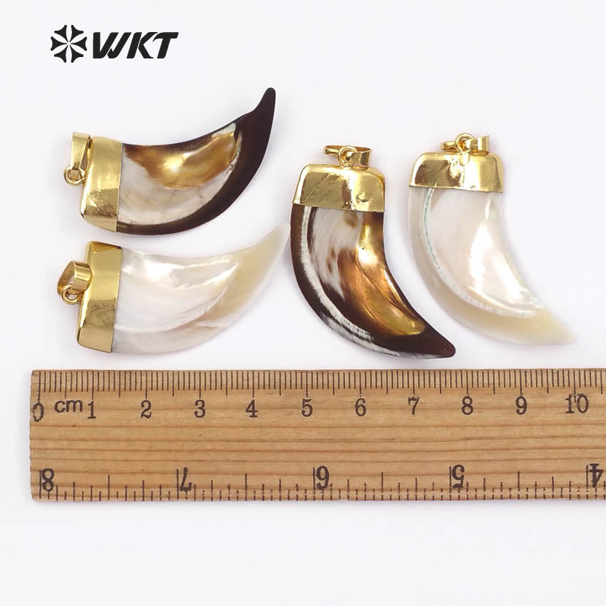 WT-JP073 Dainty Pendant for Women Vogue Necklace With Gold Capped Beautiful Stripe in Horn Shape White Floral Shell Horn Pendant