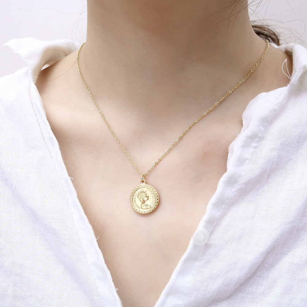 WT-REN014 Women Fashion Gold Plated Metal Round Coin Necklace Charming Elegant Full Gold Elizabeth Necklace