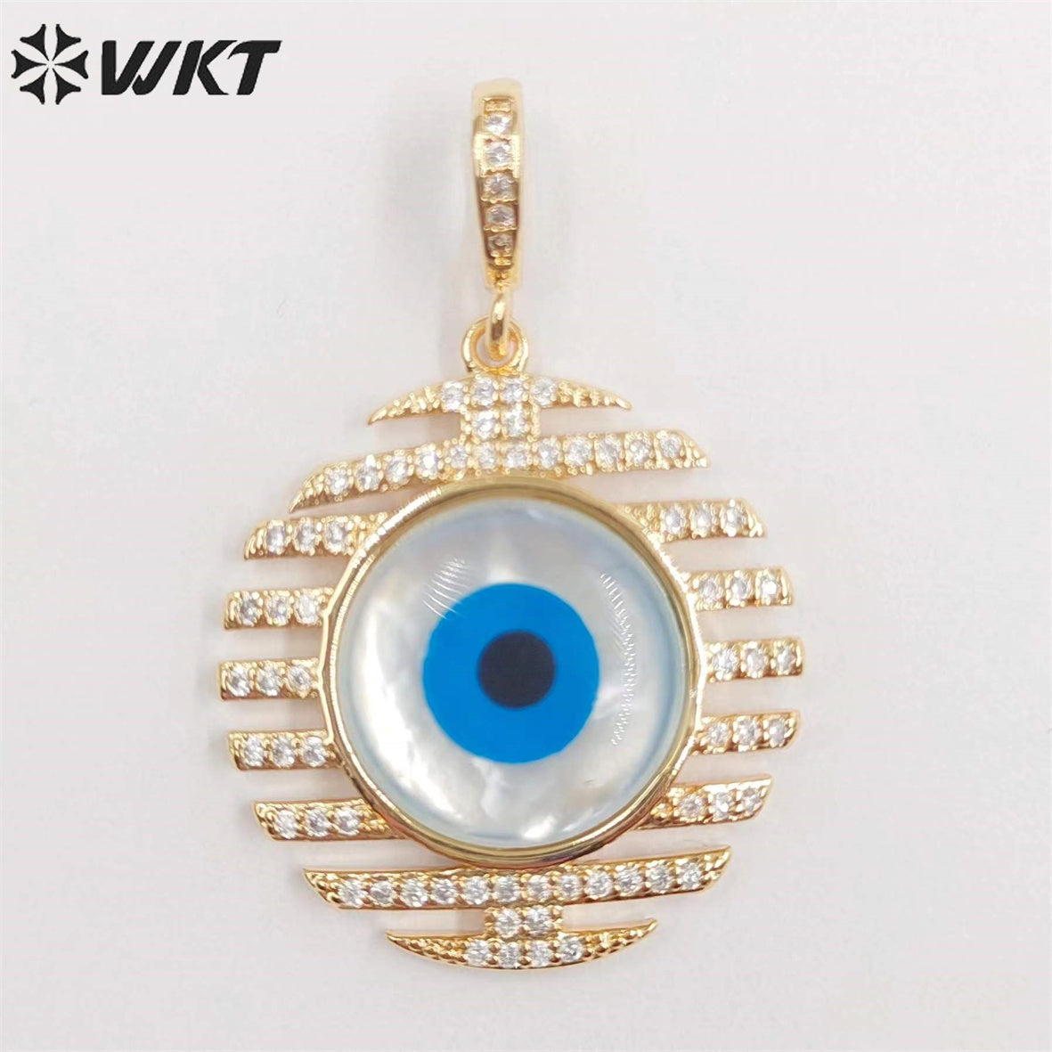 WT-MP257 Wholesale Fashion Charming Micropaved Cubic Zircon Shell Eye Pendants Attractive Round Real Gold Plated CZ Eye Pendant