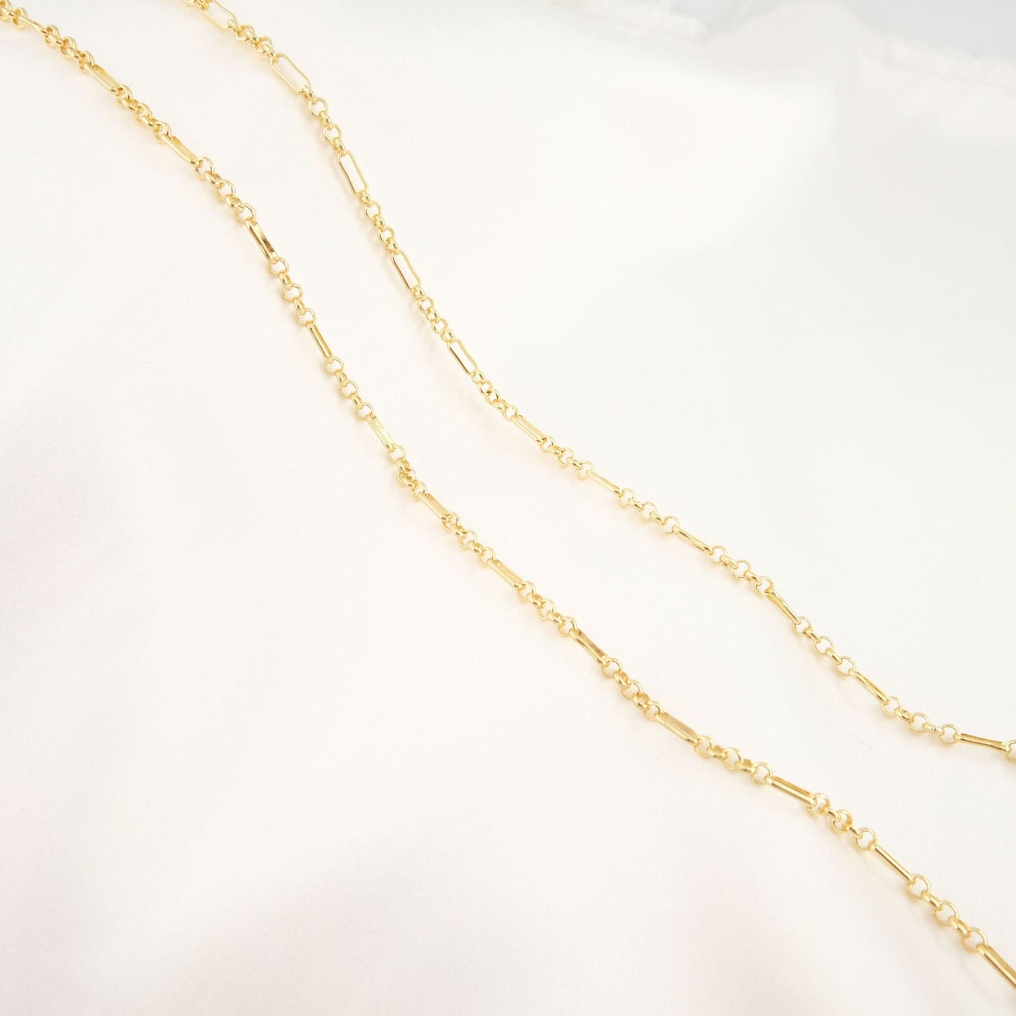 WT-BC215 Fashion 18K Color Retaining Engraved Pearl Clip Chain With Copper Plated Genuine Gold Batch Pattern Oval 8-shaped