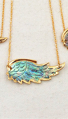WT-N785 New Wholesale Genuine Shell Carved Feather Necklace, Fashion Gold Plated Double Loops Shell Feather Necklace