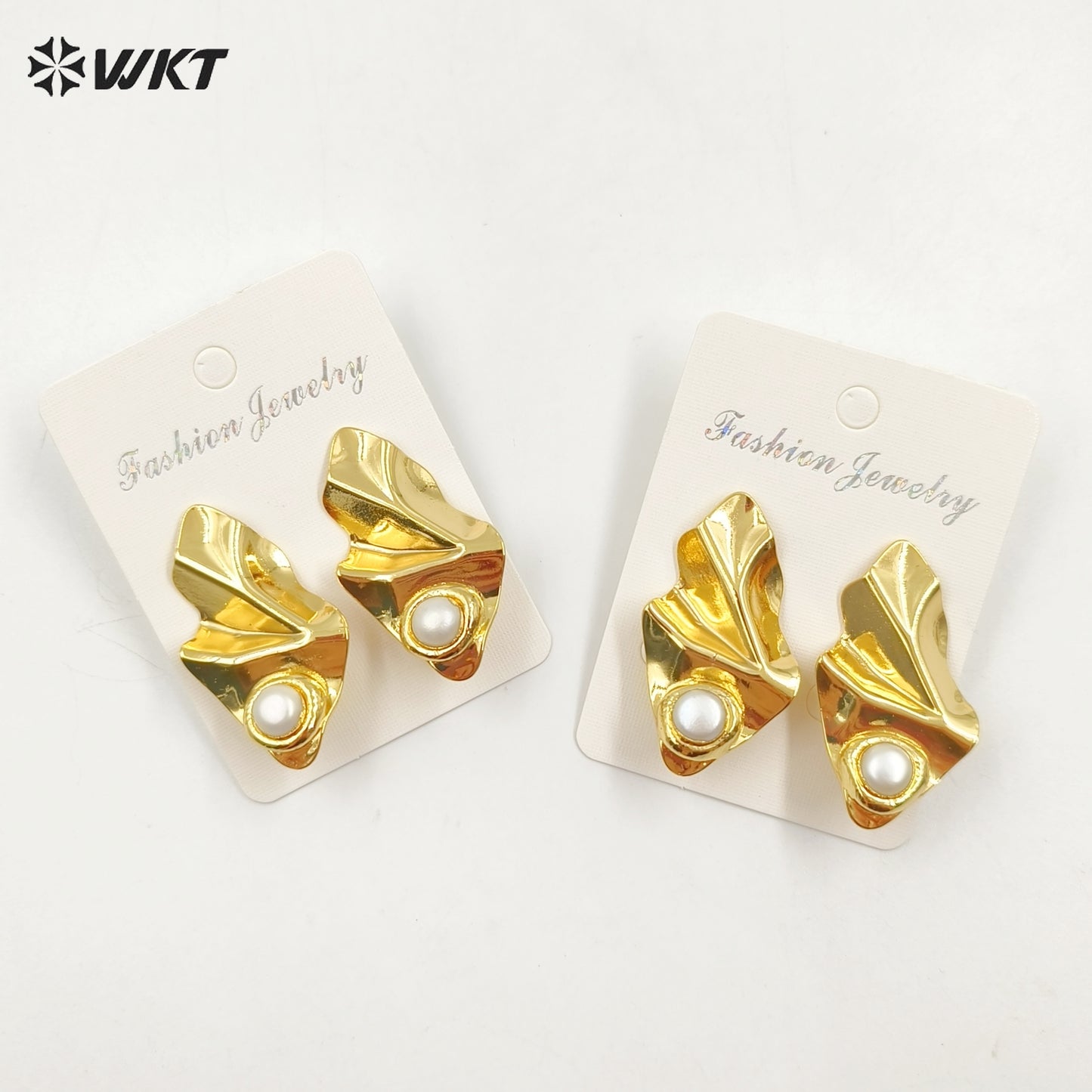 WT-MPE127 Women Fashion 18K Real Gold Plated Geometric Uneven Brass Made With Natural Pearl Decorative Earring Studs