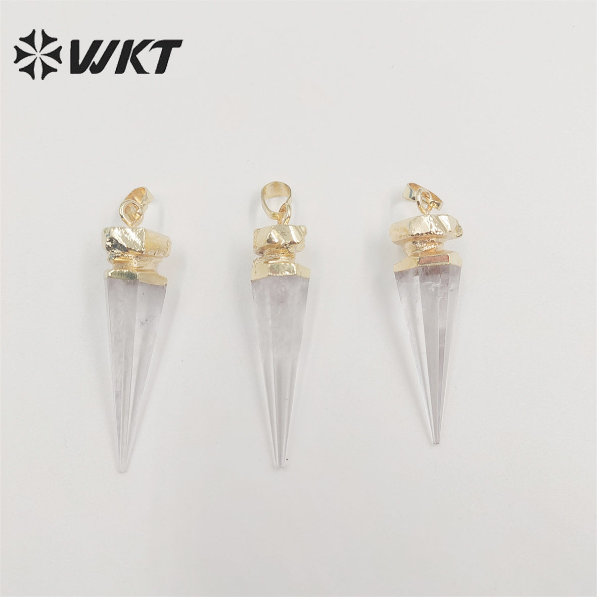 WT-P1850 Wholesale Fashion Energy Crystal Quartz Point Pendant Natural Clear Crystal Stone Jewelry Pendants Long Bullet Pendant