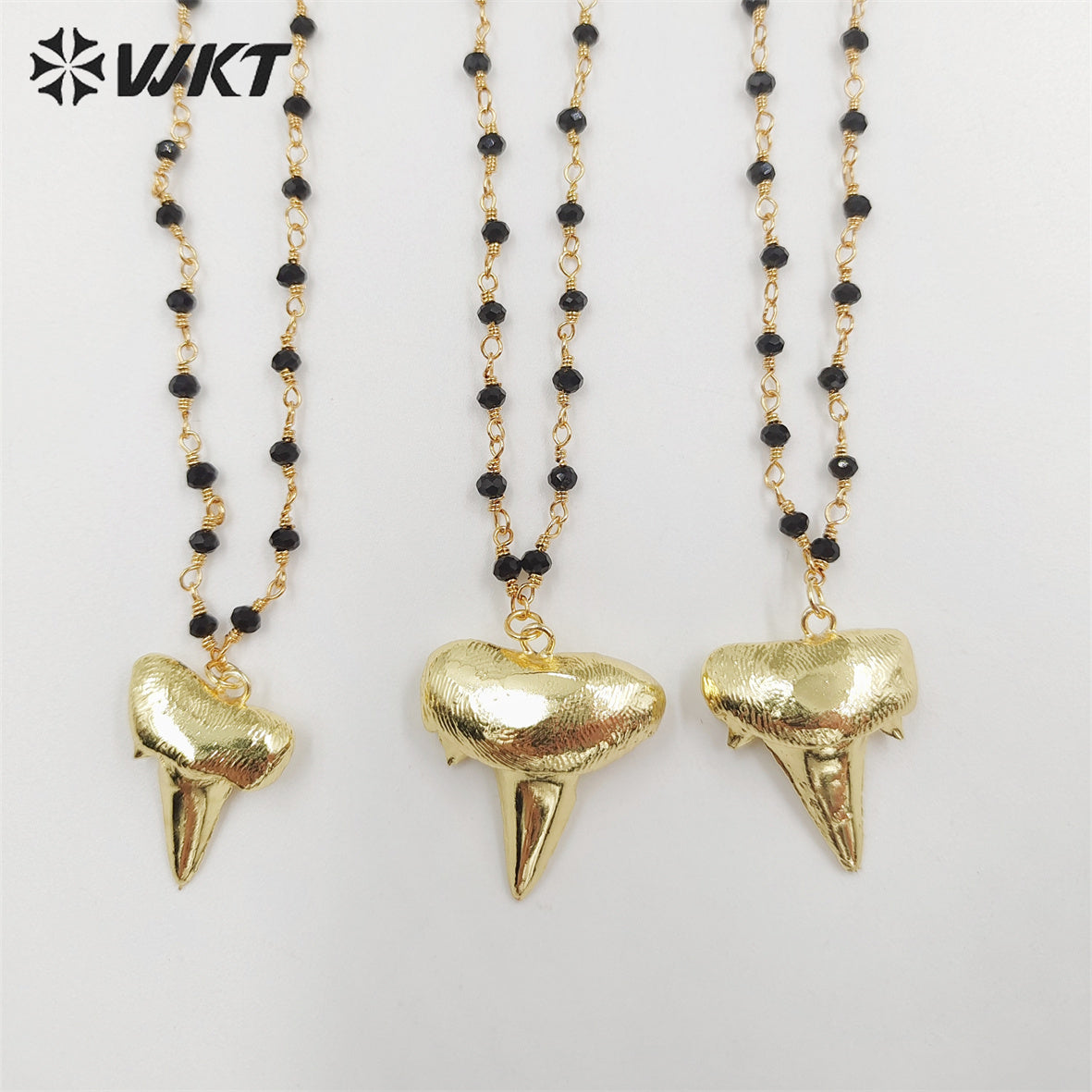 WT-N227 Wholesale Fashion 18k Gold Plated Natural Shark Tooth Necklace with Black Rosary Beads Real Teeth Bone Necklace
