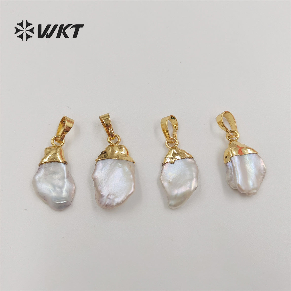WT-JP308 Randomly Shape Fashion Gold Top Natural Freshwater Pearl Pendants Small Size Pearl Charms Baroque Pendant