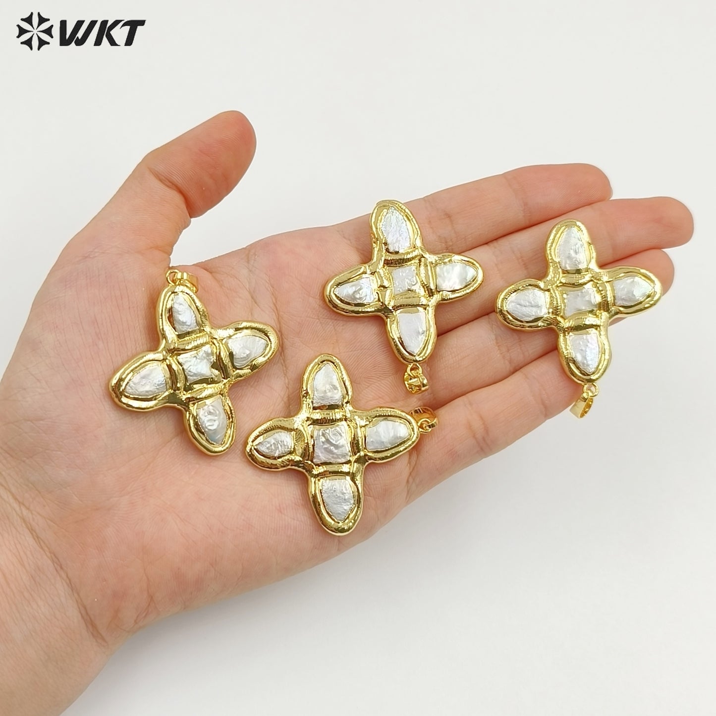 WT-JP444 Popular Design 18K Gold Plated Five Natural Freshwater Pearls Cross Pendant For Handmade Jewelry Accessories