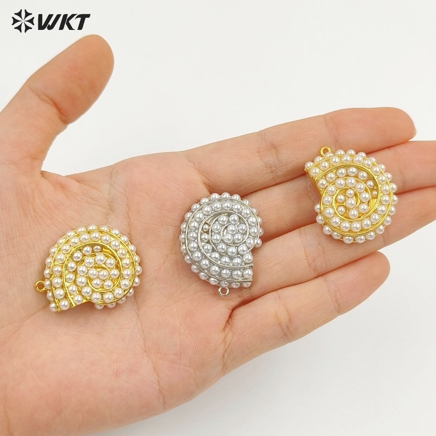 WT-MP314 Popular Sales Marine Animal Series Whorl Shape Gold Plated Brass With Artificial Pearl Lovely Pendant Jewelry Accessory