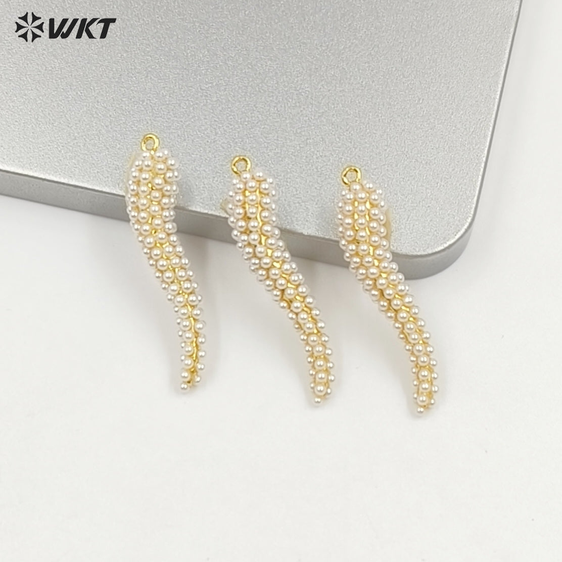 WT-MP317 Lovely Little Charm Gold Plated Brass With Artificial Pearl Hot Pepper Shape Pendant For Necklace Jewelry Handmade