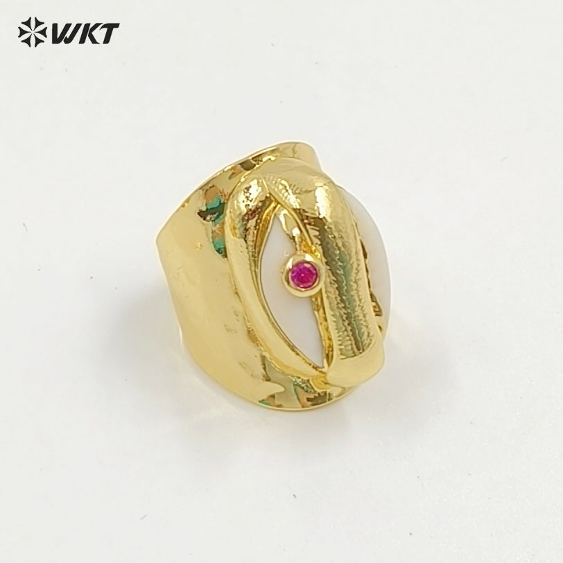 WT-R335 Wholesale Bohemian Style Cowrie Ring With Multicolor Beads in 18K Gold Plated Adjustable Natural Cowrie Shell Ring
