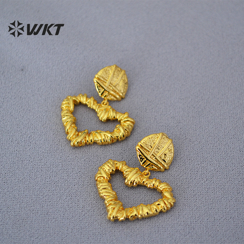 WT-E668 European and American Exaggerated Personality Earring Niche Thorns love Retro Earrings Silver Needle Stud Brass Earrings