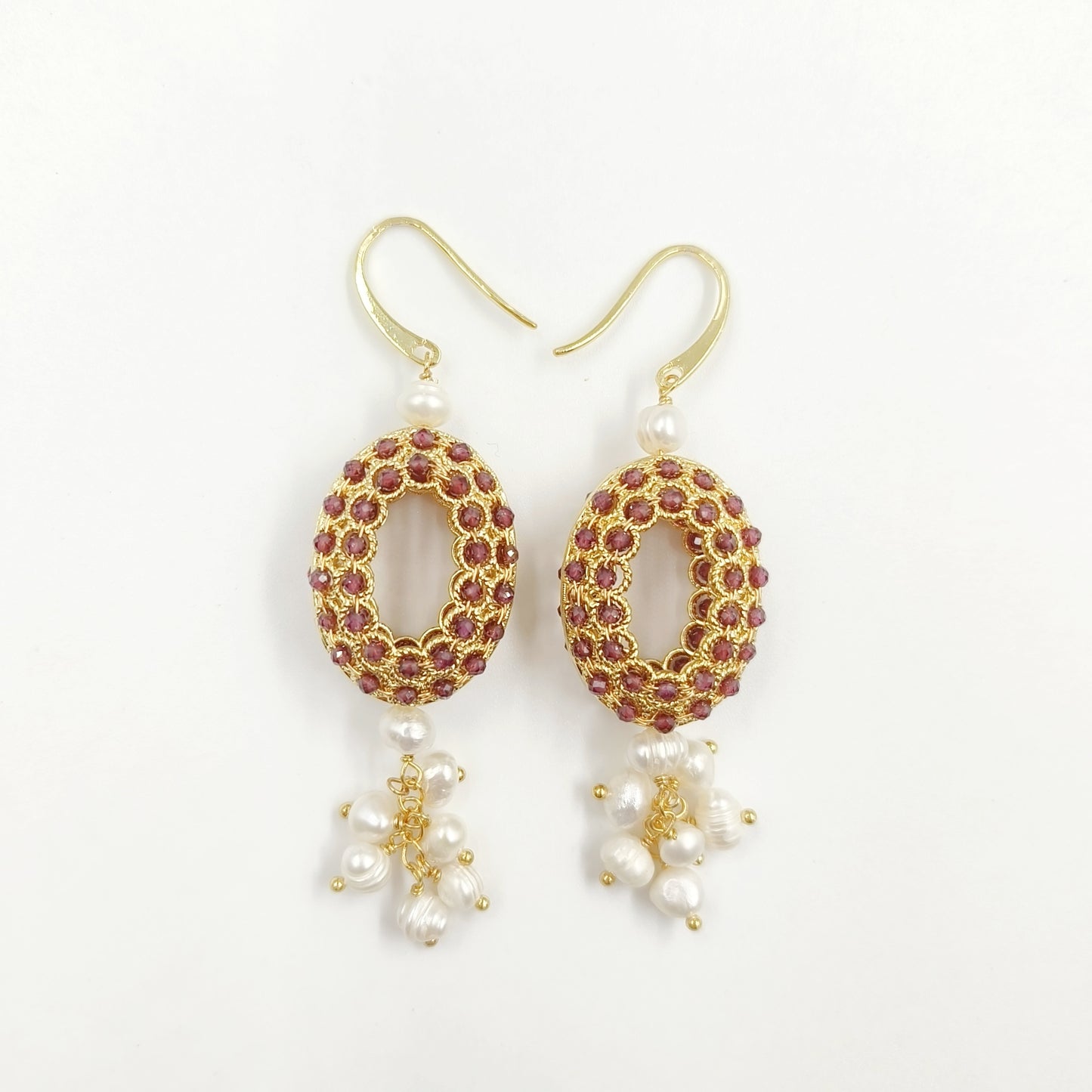 WT-MPE108 Latest Style Regular Natural Pearl and Stone 18k Gold Plated Oval Shaped 81*20mm Romantic Pendant Earrings