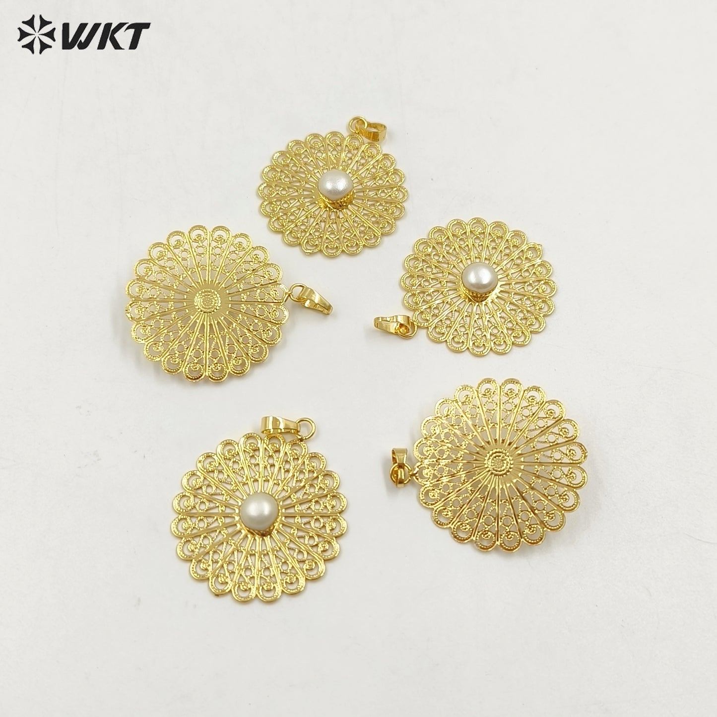 WT-JP364 Amazing Fashion Gold Plated Hollow 18K Real Gold Plated Resist Tarnishable Real Pearl Pendant for Women