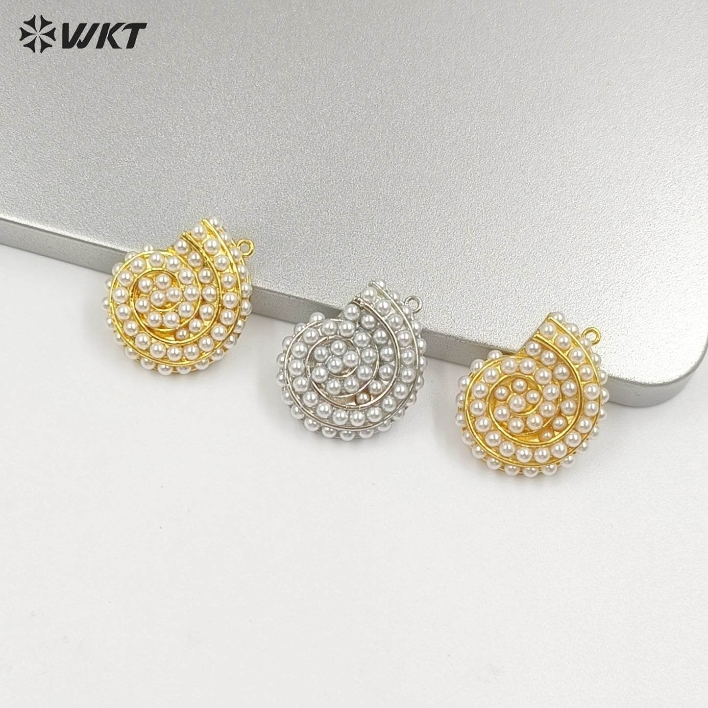 WT-MP314 Popular Sales Marine Animal Series Whorl Shape Gold Plated Brass With Artificial Pearl Lovely Pendant Jewelry Accessory
