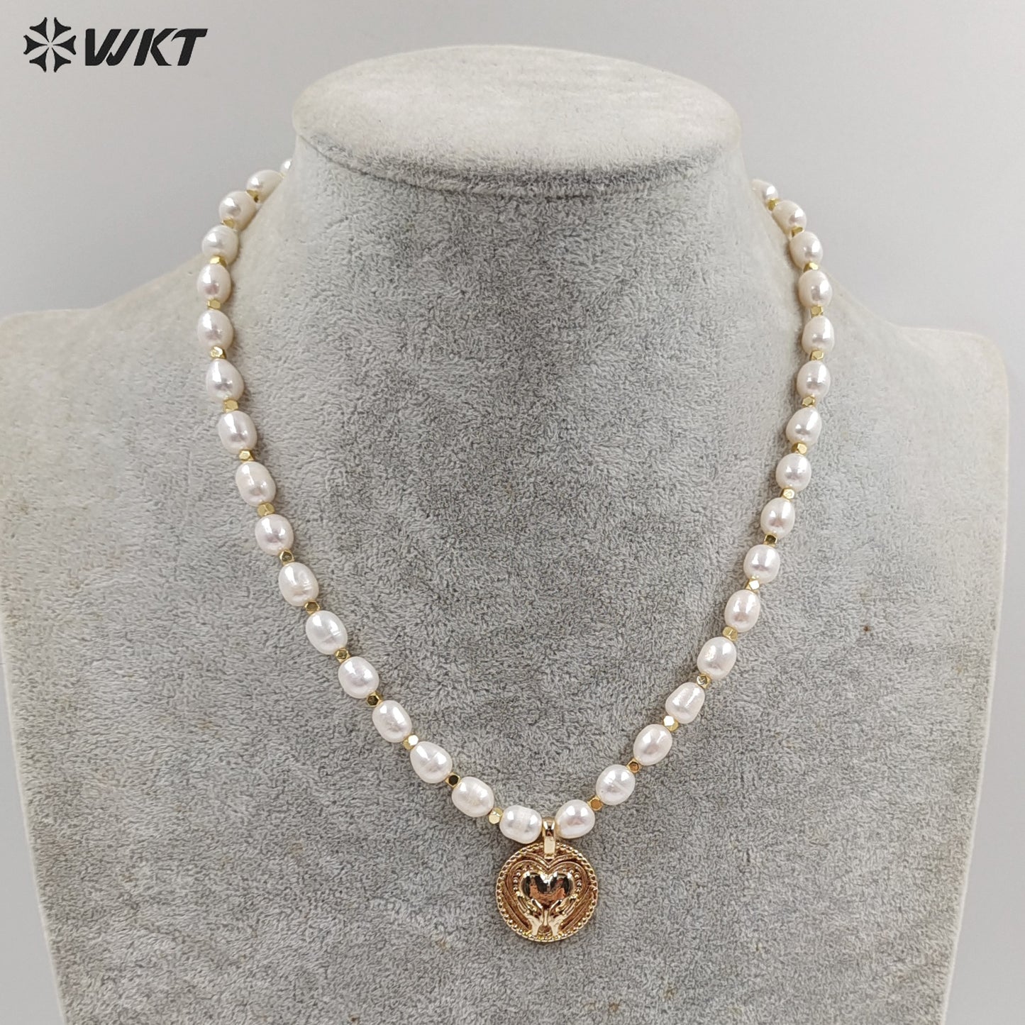 WT-JN135 Populared Round Coin Medal Pearl Chocker Necklace Fashion Dream Girl Natural Freshwater Pearl Necklace As Gift