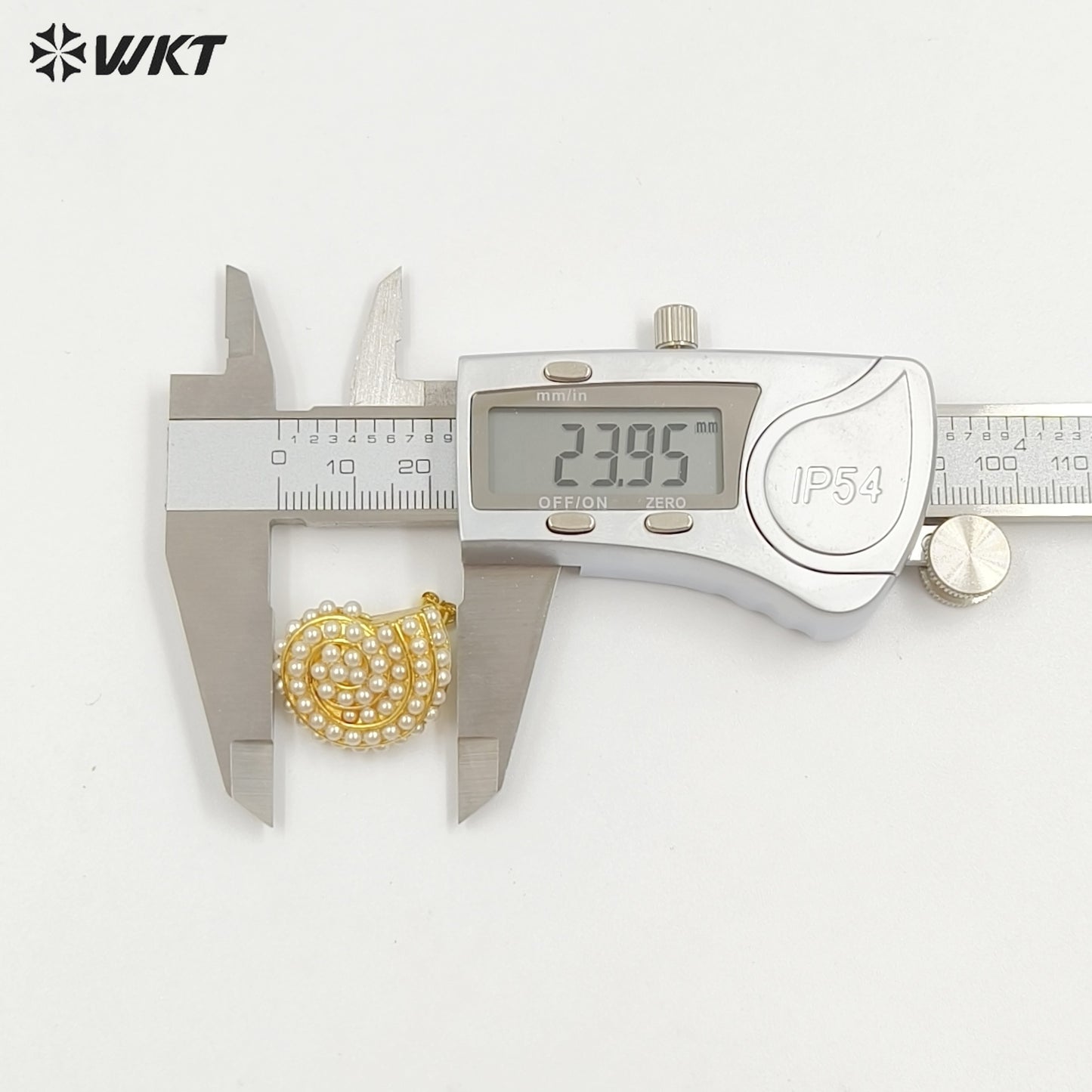 WT-ME125 Newest Design Jewelry Brass Gold And Silver Plated With Artificial Pearl Conch Shape Earrings For Girl Daily Wearing