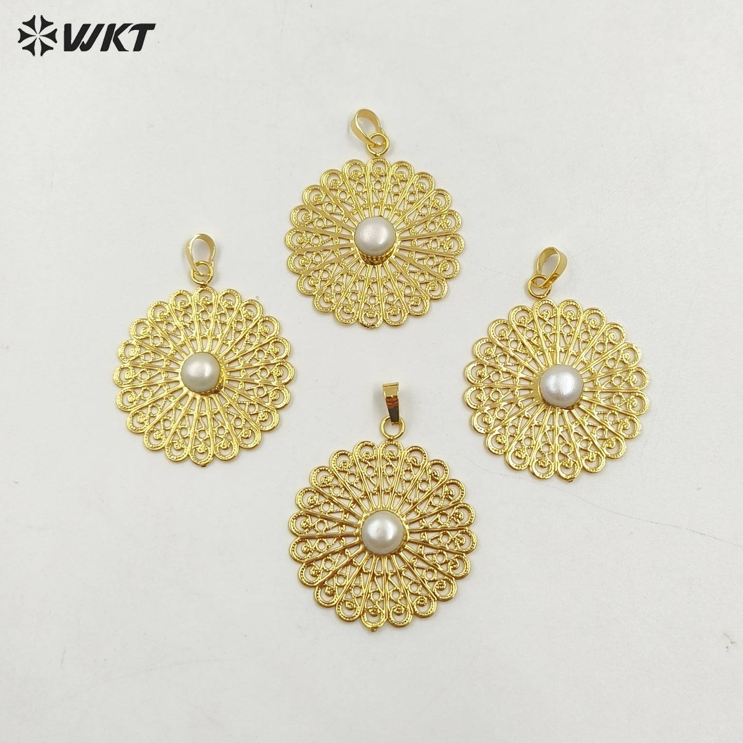 WT-JP364 Amazing Fashion Gold Plated Hollow 18K Real Gold Plated Resist Tarnishable Real Pearl Pendant for Women