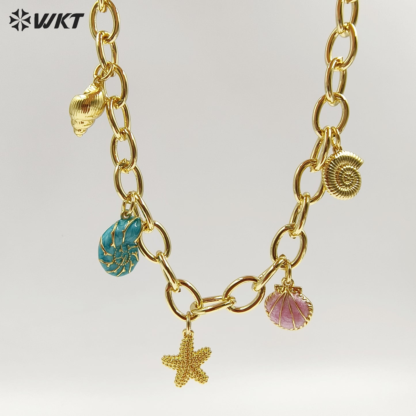 WT-JFN48 High Quality Yellow Brass Big Chain Gold Plated With Ocean Shells Charms Necklace For Ladies Summer Beach Theme Party