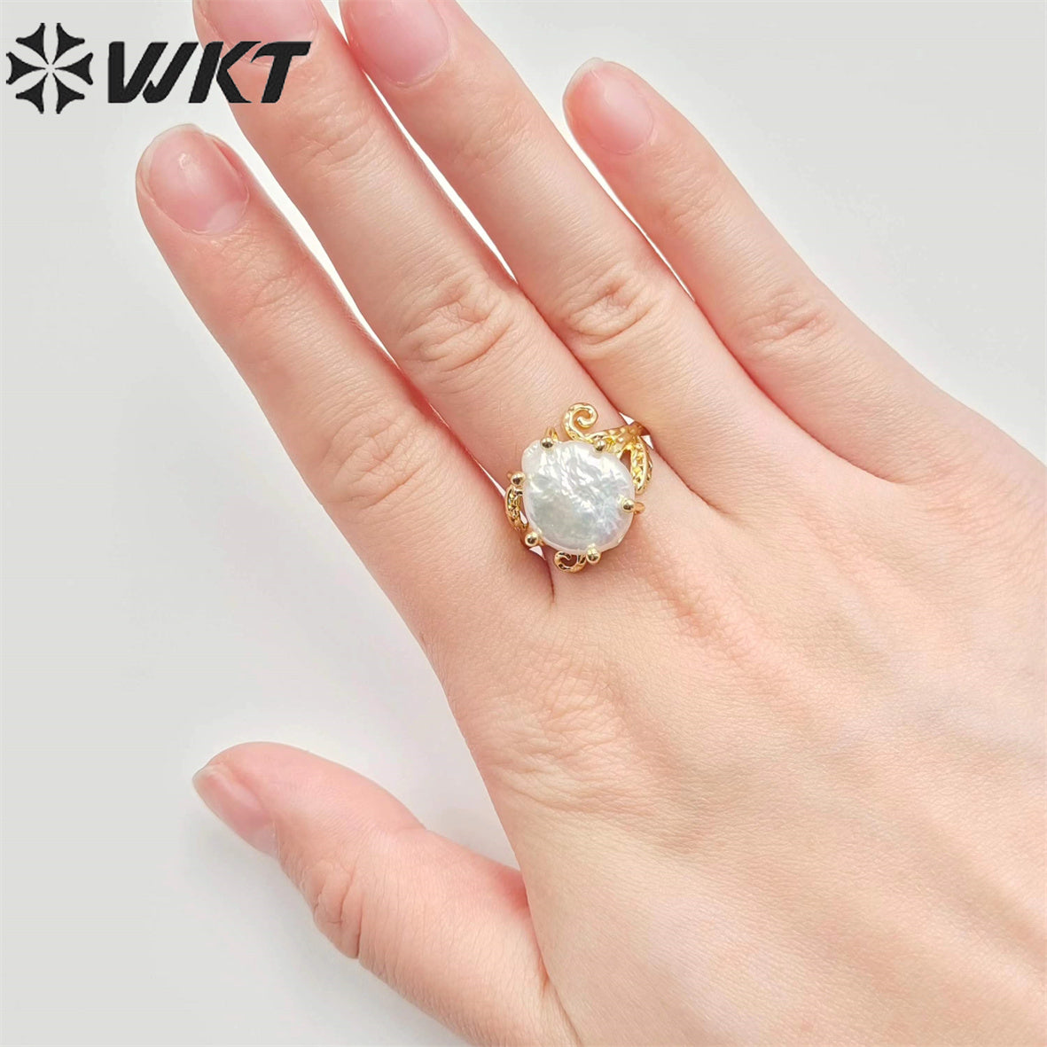 WT-MPR049 Unique Fashion Gold Plated Prong Setting Women Pearl Ring Delicate Round Coin Pearl Anneversary Gift Ring for Wife