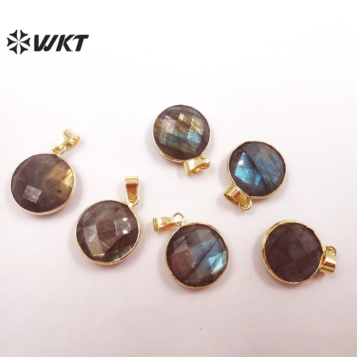 WT-P1827 WKT Newest Fashion Gold Bezel Round Natural Double Faceted Labradorite Pendant Simple 16mm Round Stone Pendant for Necklace