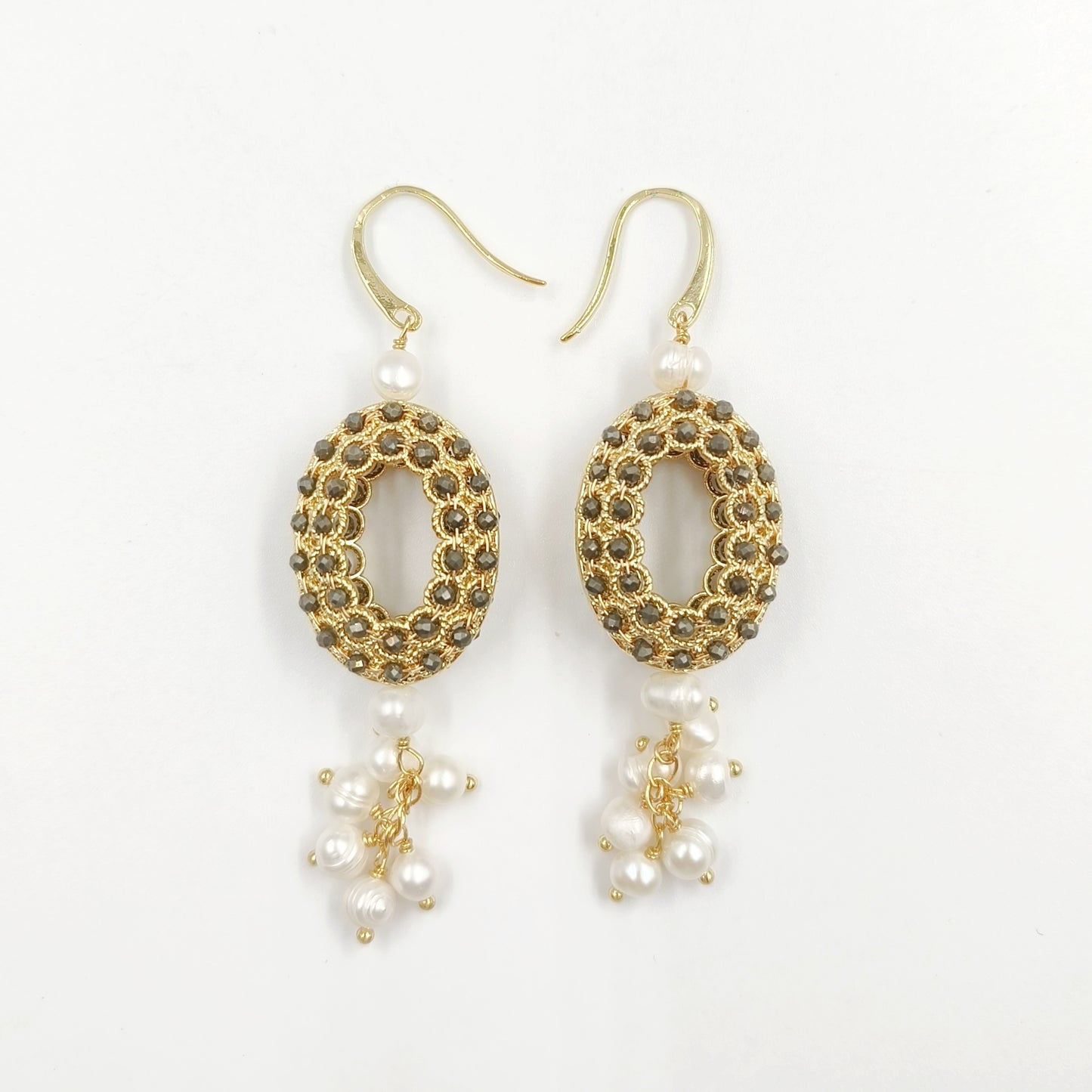 WT-MPE108 Latest Style Regular Natural Pearl and Stone 18k Gold Plated Oval Shaped 81*20mm Romantic Pendant Earrings