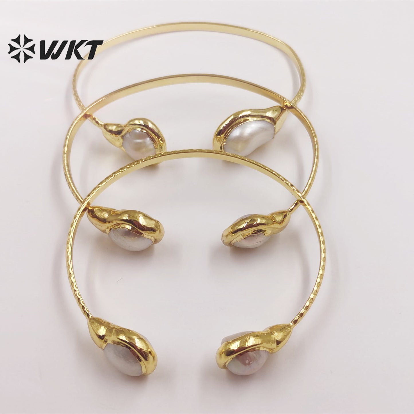 WT-MPB054 Fairness Pearl Yellow Brass 18k Gold Plated Bangles French Vintage Playful Adjustment Bangles Natural Pearl Bangles