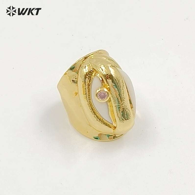 WT-R335 Wholesale Bohemian Style Cowrie Ring With Multicolor Beads in 18K Gold Plated Adjustable Natural Cowrie Shell Ring