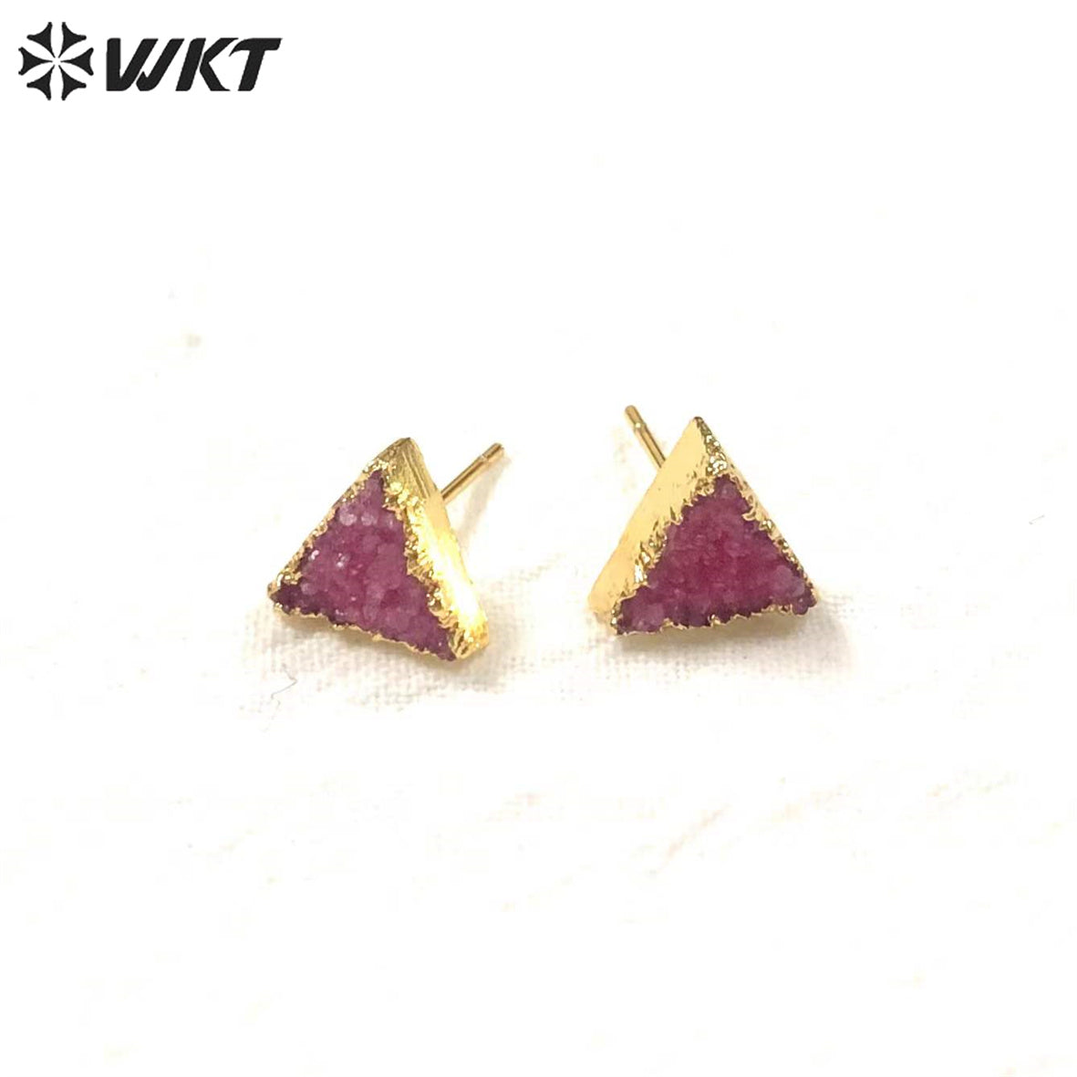 WT-E269 Wholesale Fashion Gold Plated Natural Druzy Quartz Studs Earrings Natural Women 10mm Triangle Stone Studs