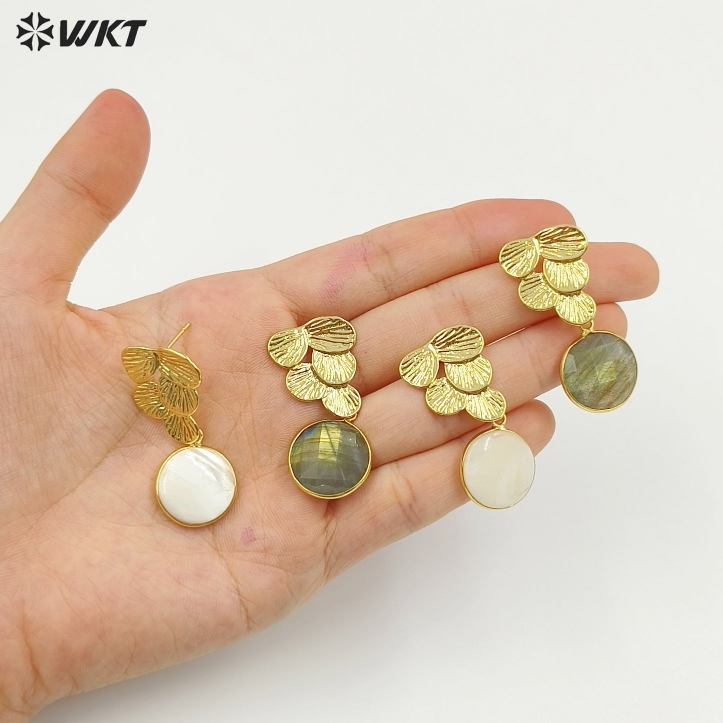 WT-E791 Graceful Cute Gold Electroplated Natural Labradorite And Shell Pendant Grape Shape Earrings For Ladies Engagement Gift