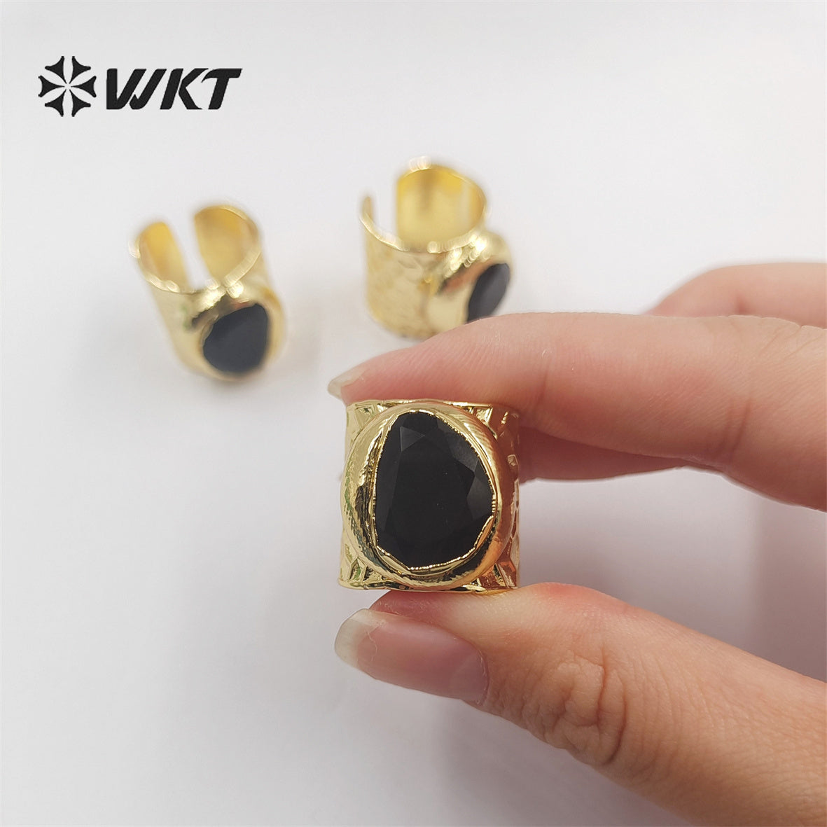 WT-R321 Wholesale Can Adjust Women Wide Band Personalized Ring Bezel Setting Band With Lot Multi Natural Crystal Stone Rings