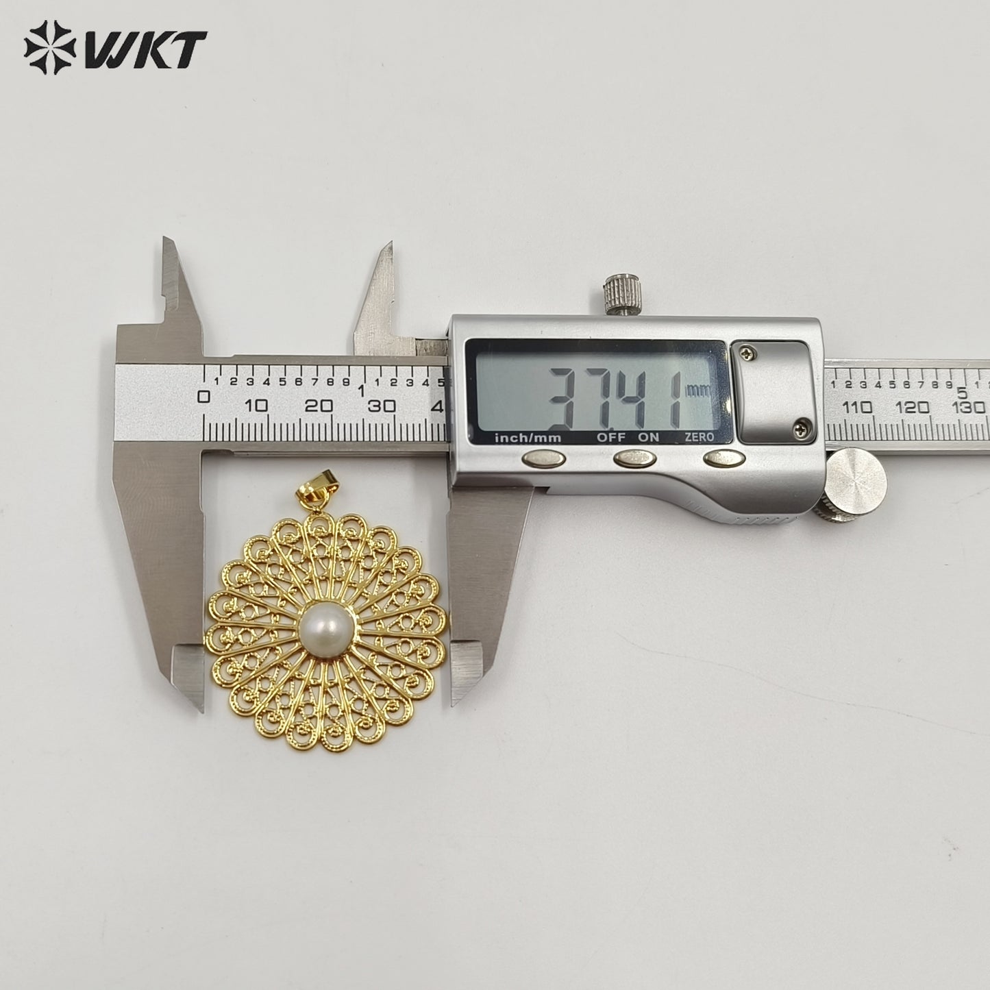 WT-JP364 Amazing Fashion Gold Plated Hollow 18K Real Gold Plated Resist Tarnishable Real Pearl Pendant for Women