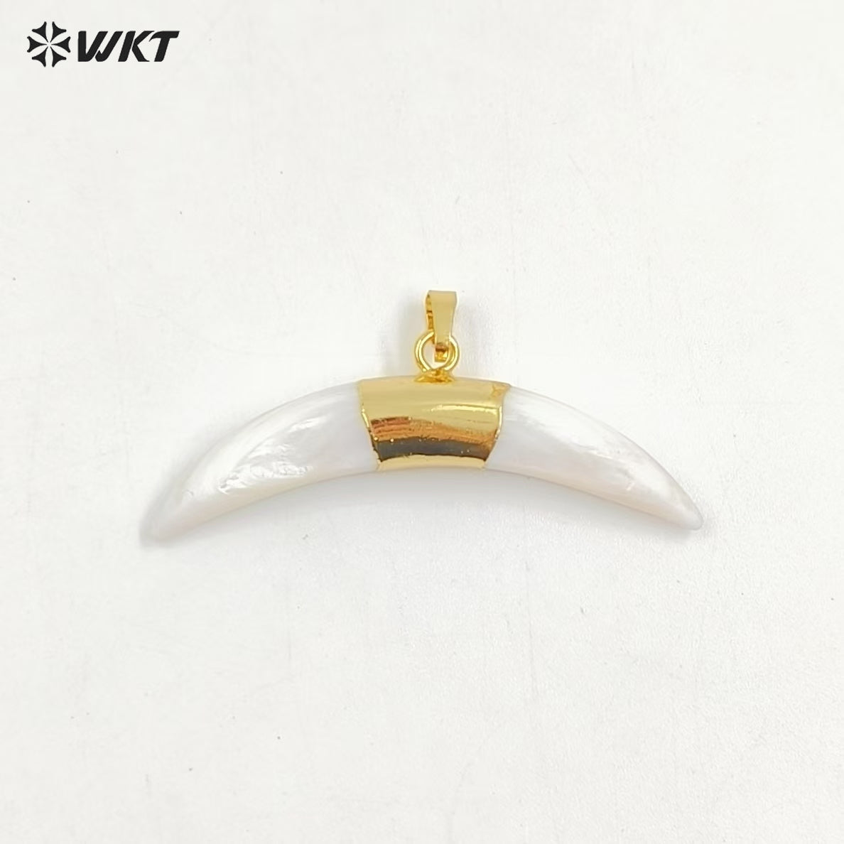 WT-P1236 WKT Fashion Jewelry Popular Crescent Shape White Shell Pendant