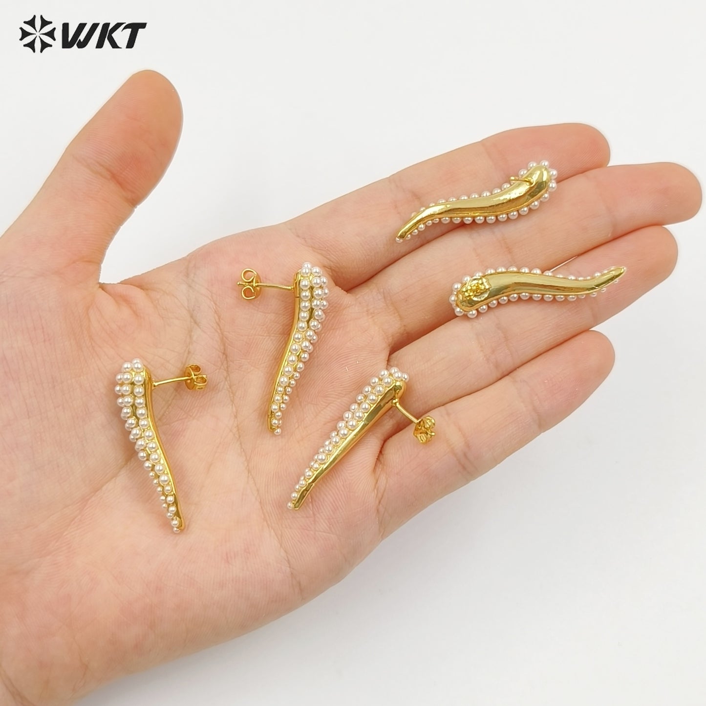 WT-ME126 Wholesale Unique Jewelry Hot Pepper Shape Metal Brass Gold Plated With Artificial Pearl Earrings Women Fashion Style
