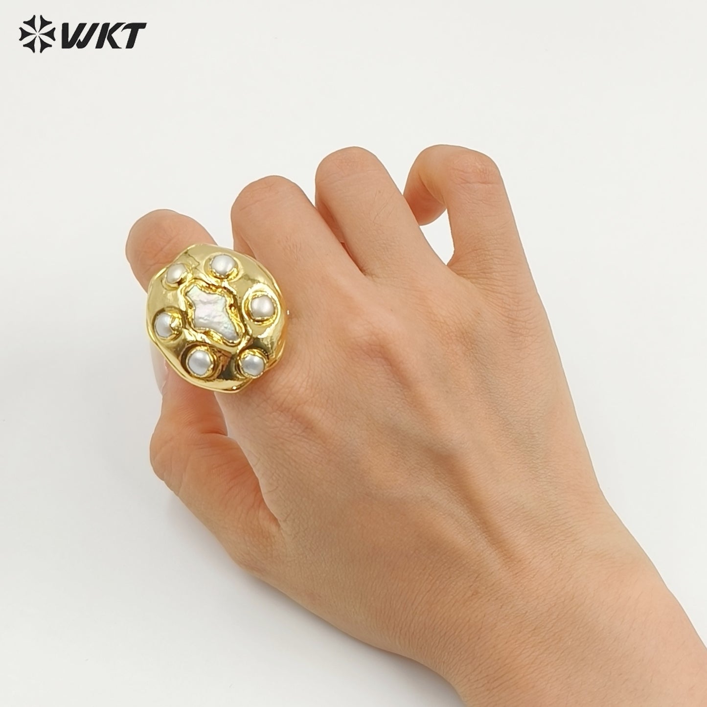 WT-MPR150 Pretty Jewelry Gold Electroplated Natural Freshwater Pearl Adjustable Cross Shape Women Rings As Anniversary Day Gift